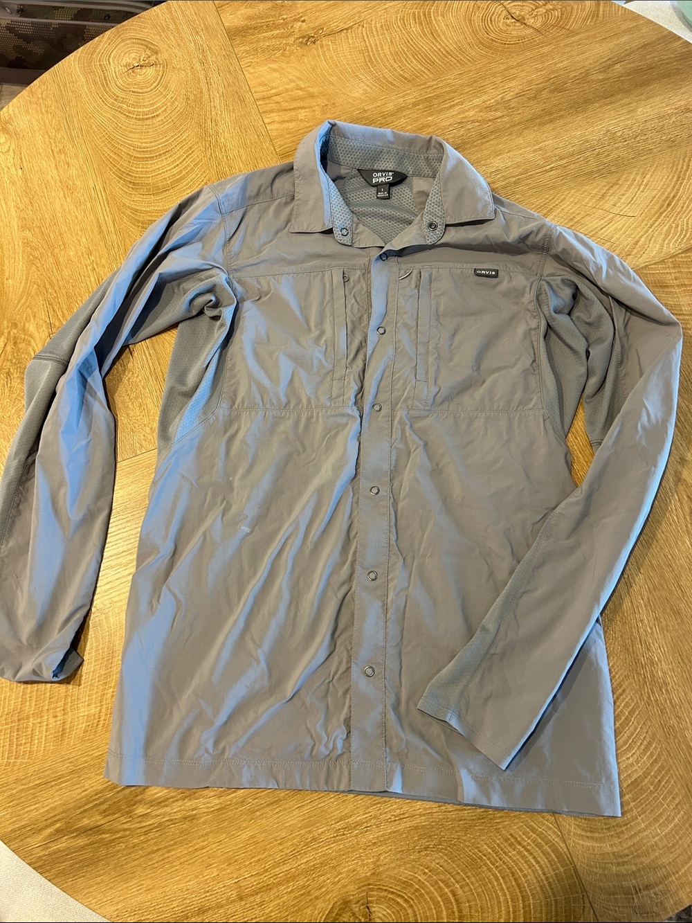 Orvis Men's Lightweight Button-Front Shirt in Gray